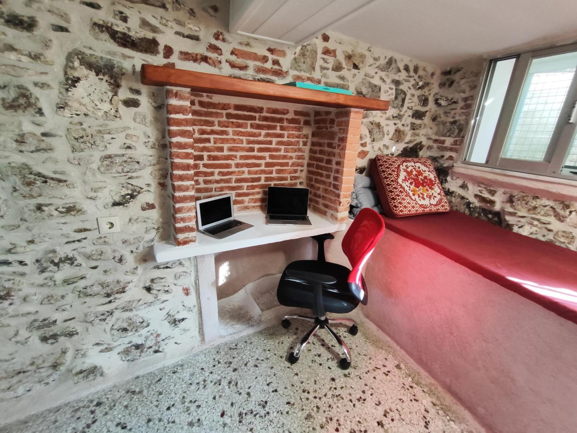 Best Sunset & Sunrise Budget Rooms Mytilíni Buitenkant foto